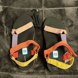 NWT Women’s Platform Nature sandal Size 10w